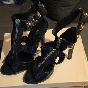 BCBG Black and Gold Heels Elegant Design